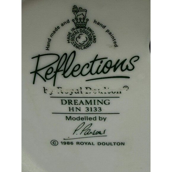 Royal Doulton ''Dreaming'' HN3133 Lady Figurine Reflections Collection - Picture 8 of 11